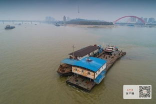 百年趸船搬迁,华中最大打捞公司码头基地开始拆除