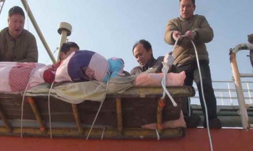 船员意外坠海生命垂危，5小时超速救援生死营救日记(图2)